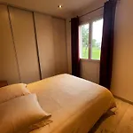 Maison 10 Personnes Avec Piscine Jacuzzi, Proche Du Pal Bouce (Allier)