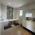 Maison 10 Personnes Avec Piscine Jacuzzi, Proche Du Pal Holiday home *
