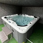 Maison 10 Personnes Avec Piscine Jacuzzi, Proche Du Pal Bouce (Allier)