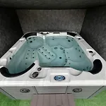 Maison 10 Personnes Avec Piscine Jacuzzi, Proche Du Pal Holiday home
