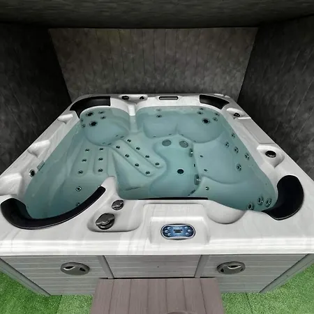 Maison 10 Personnes Avec Piscine Jacuzzi, Proche Du Pal Semesterbostad