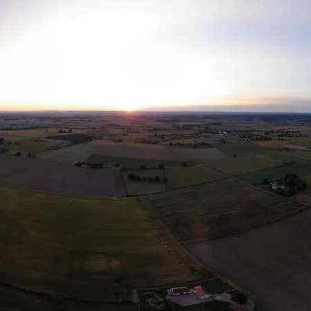 Semesterbostad Maison 10 Personnes Avec Piscine Jacuzzi, Proche Du Pal Bouce (Allier)